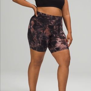 LULULEMON ALIGN™ SHORT 8"
Diamond Dye Graphite Grey Pink Pastel NWT